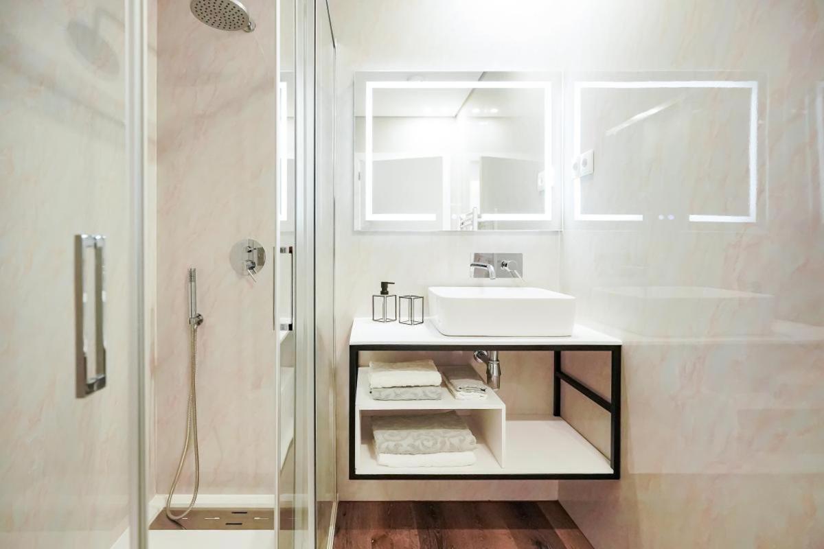 Appartamento Rb Ganfei House Valenca Esterno foto